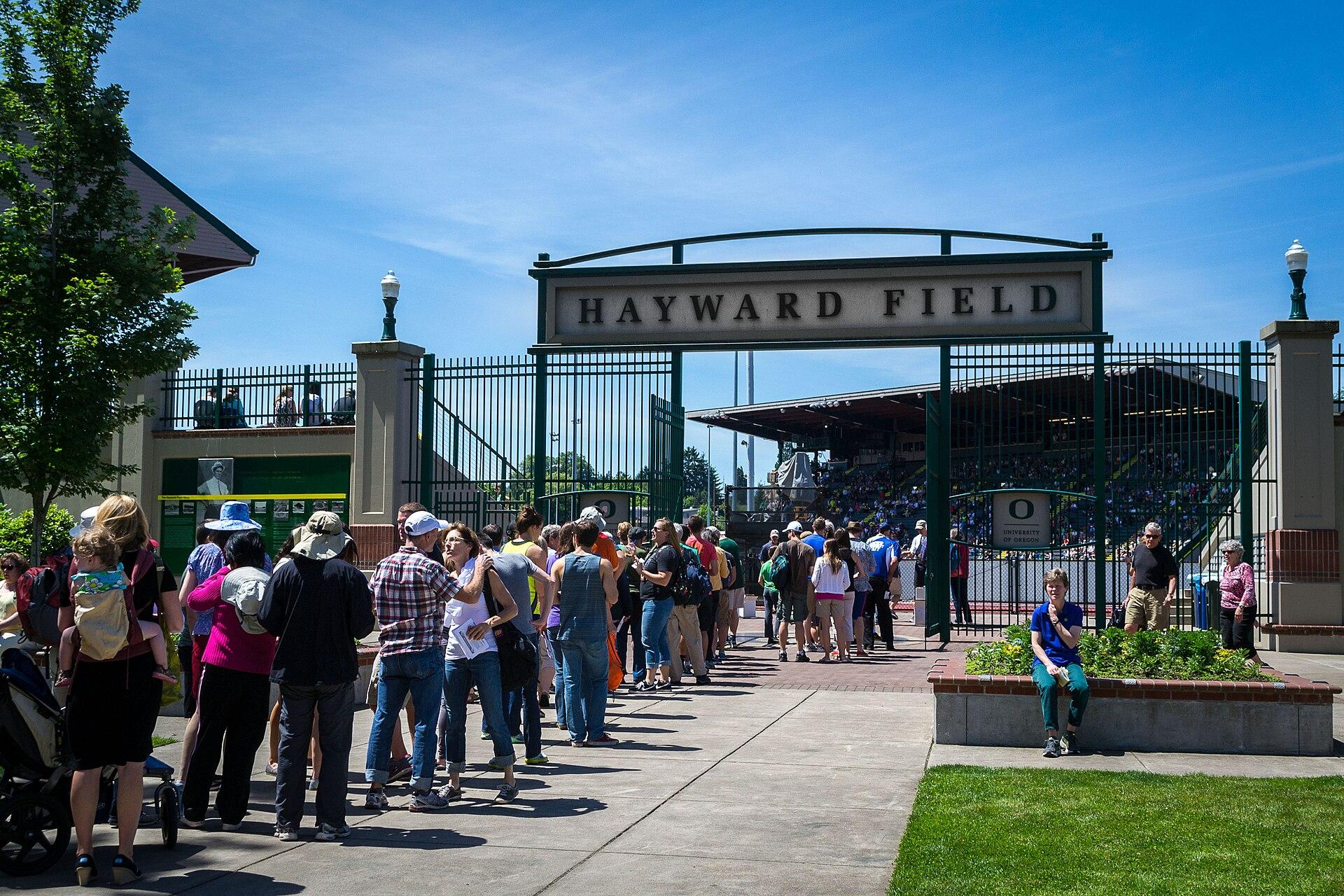 Crowd at the Hayward Field gates for the Prefontaine Classic
