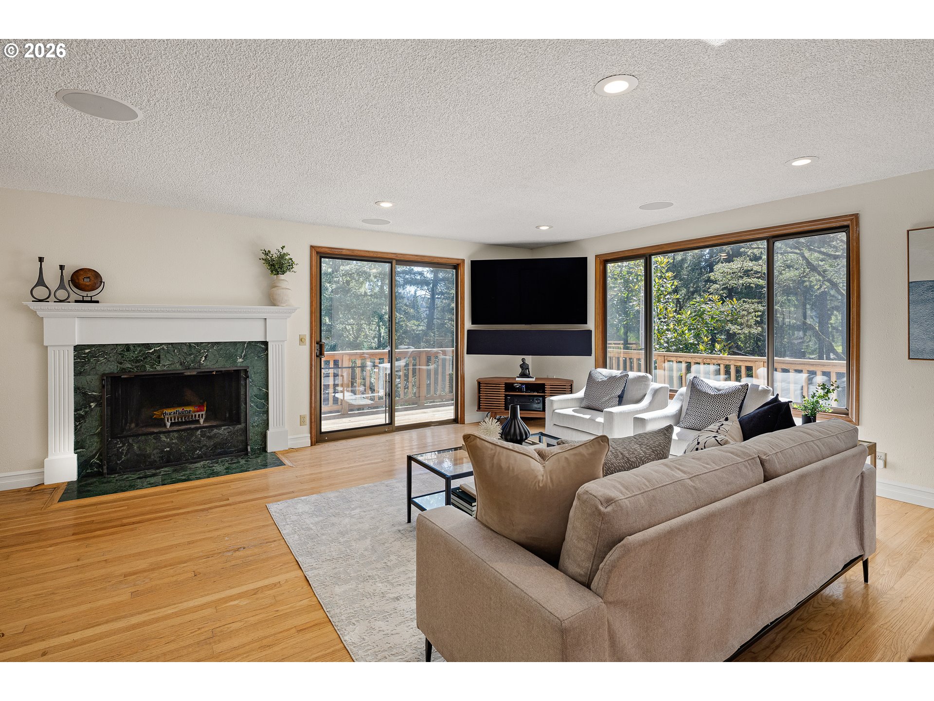 765 FOOTHILL DR, Eugene, OR 97405, photo 4 of 41