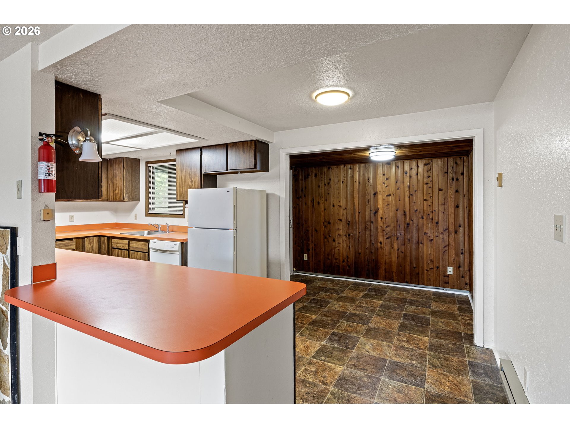 1063 S 4TH ST, Coos Bay, OR 97420, photo 8 of 19