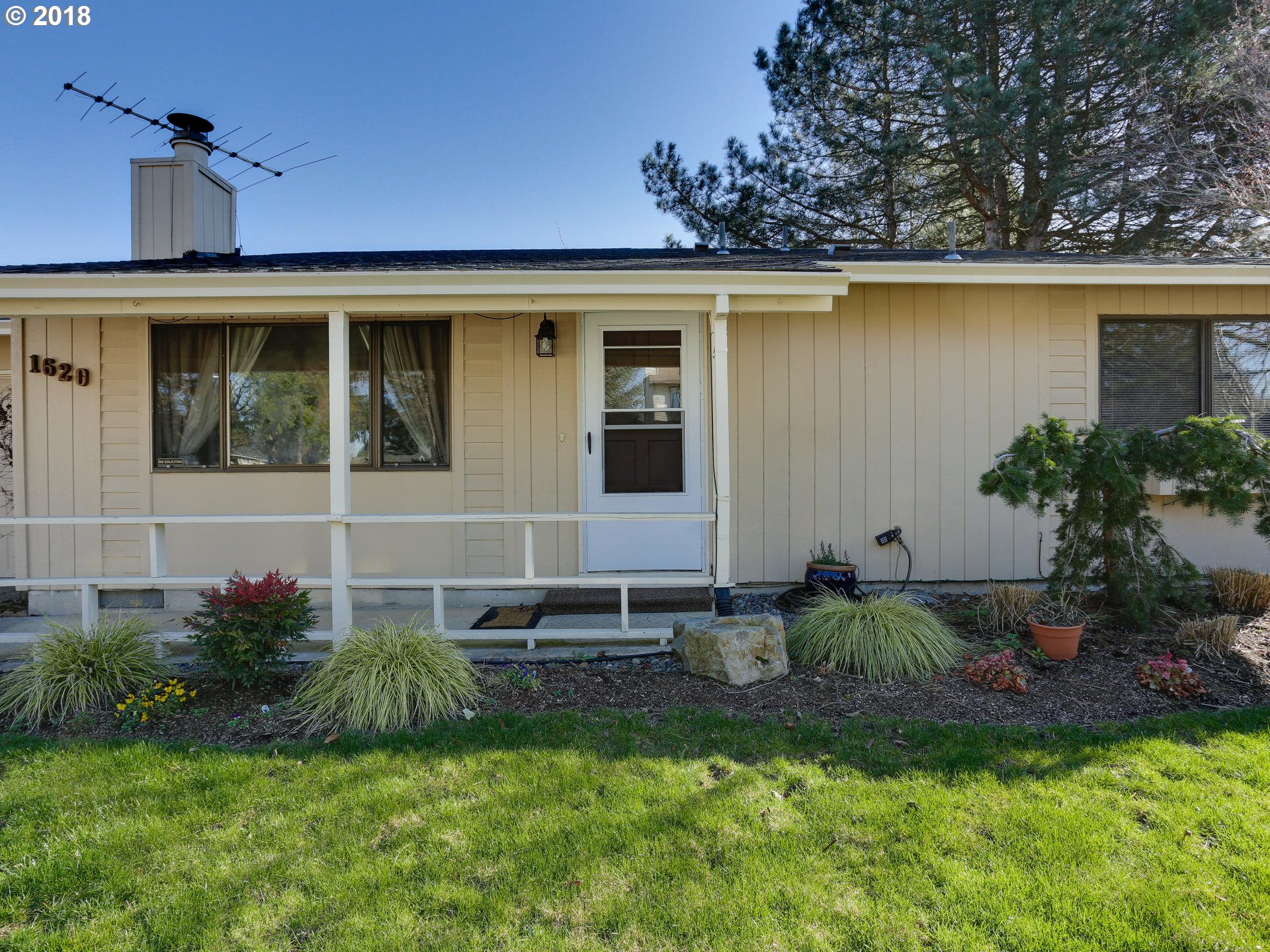 1620 SE HALE CT, Gresham, OR 97080, photo 3 of 26