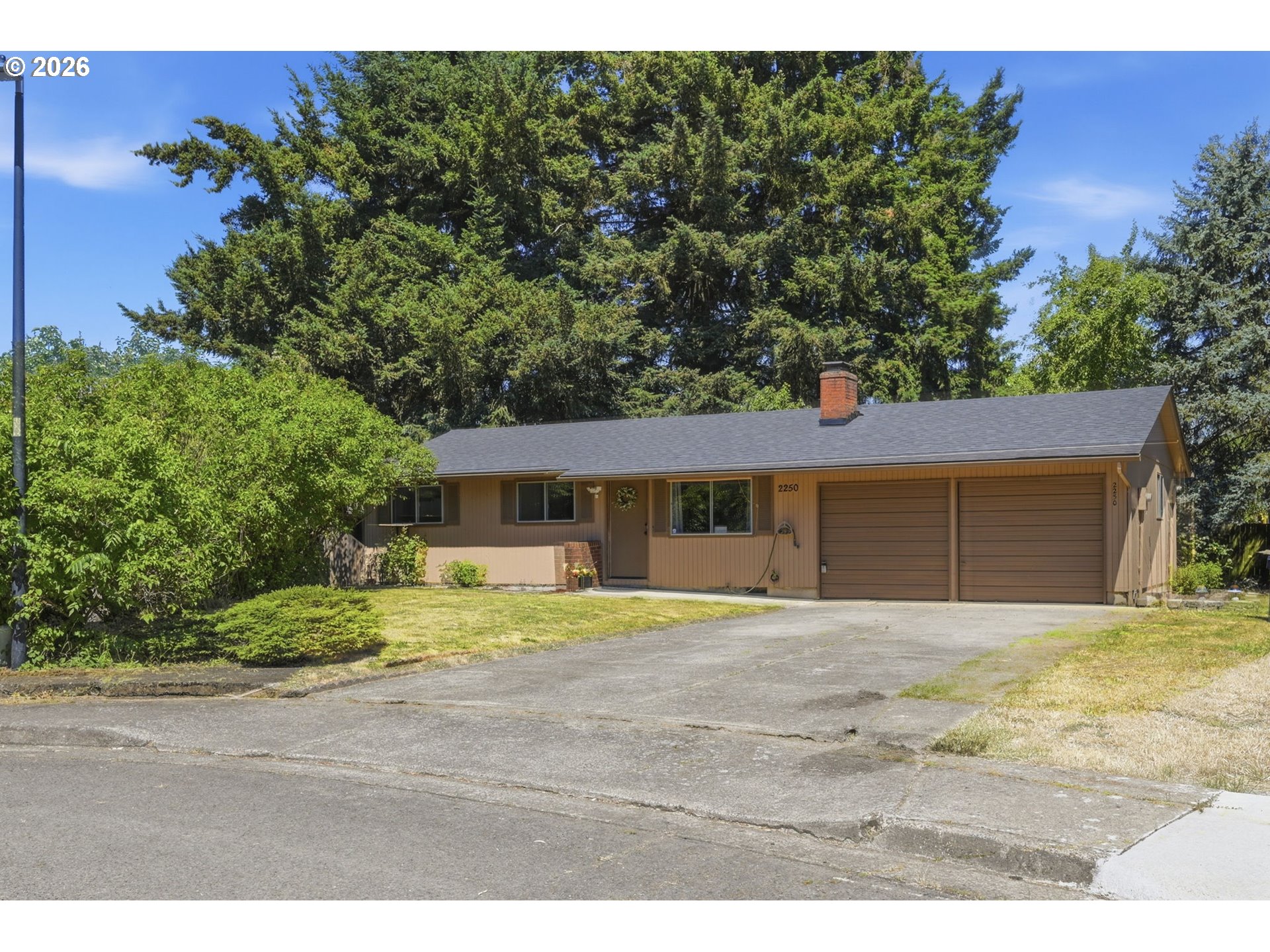 2250 W IRWIN WAY, Eugene, OR 97402, photo 2 of 48