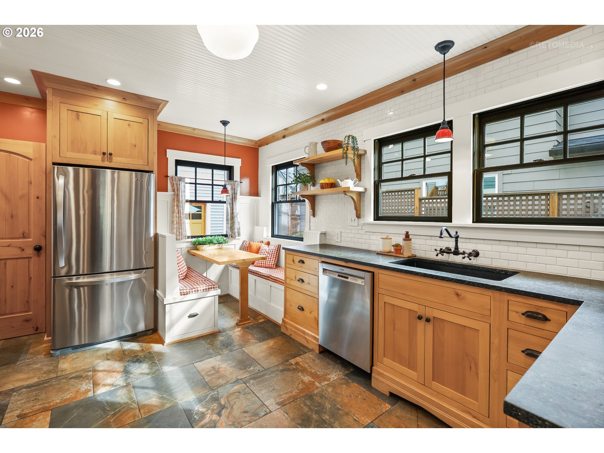 4005 NE HASSALO ST, Portland, OR 97232, photo 6 of 48