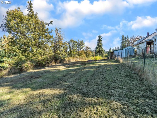 698 Grandview AVE, Scotts Mills, OR 97375, photo 2 of 42