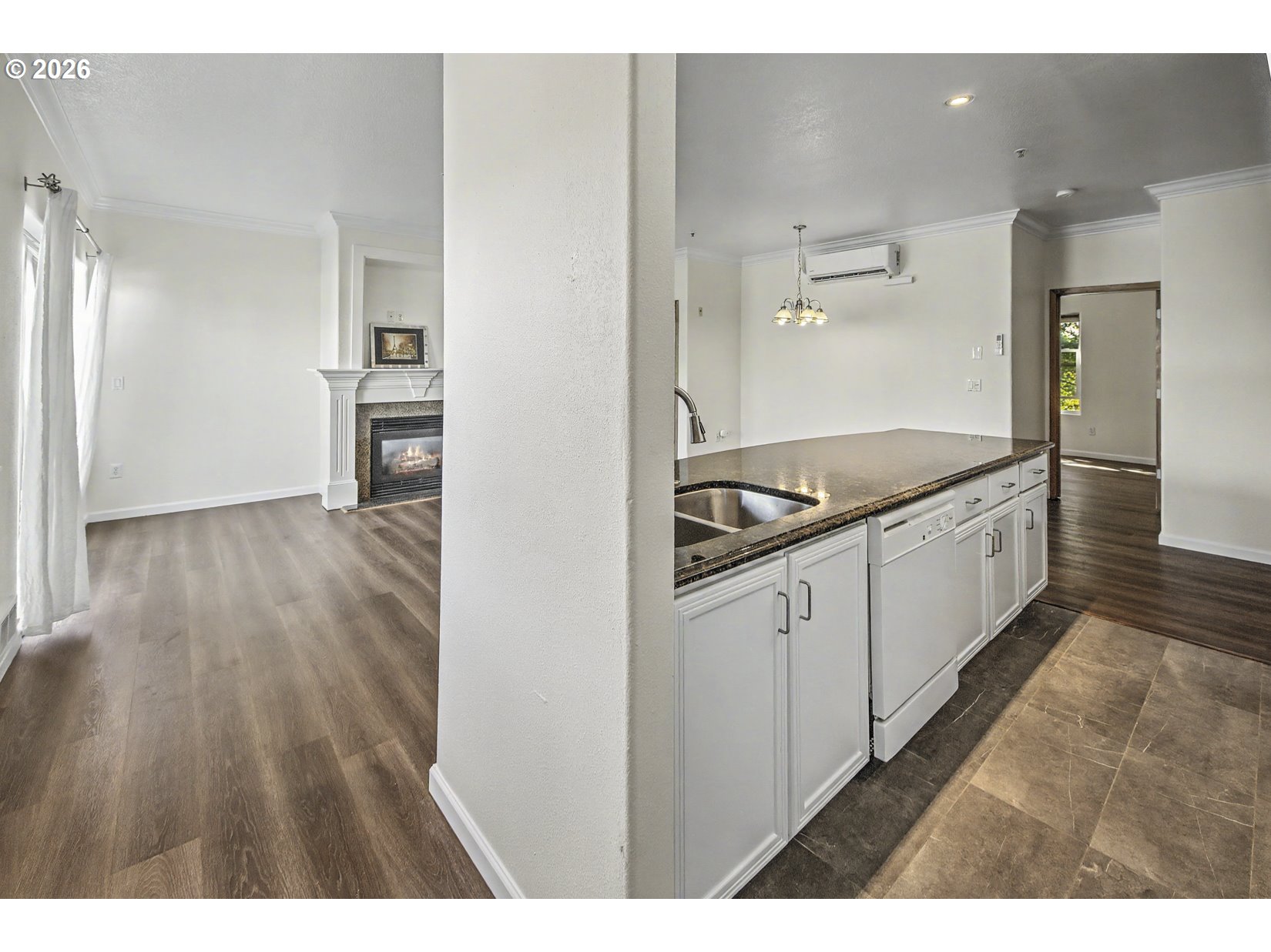 602 S NEVADA ST D, Portland, OR 97219, photo 8 of 46