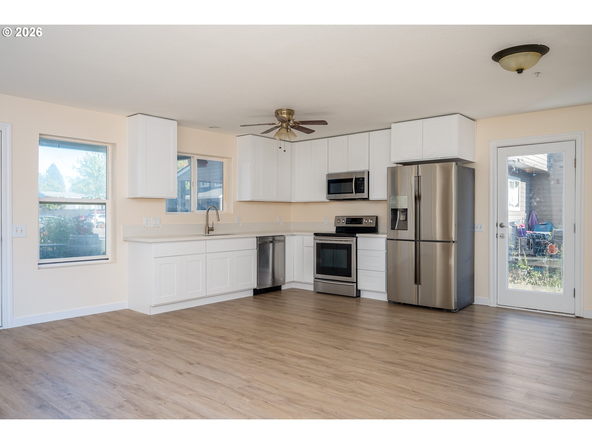 665 SE 197TH AVE, Portland, OR 97233, photo 7 of 22