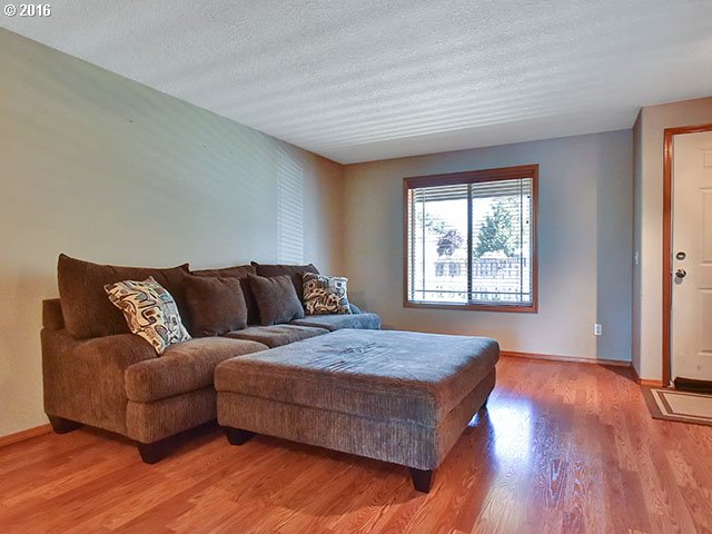 18364 SW SMOKETTE LN, Beaverton, OR 97003, photo 2 of 19