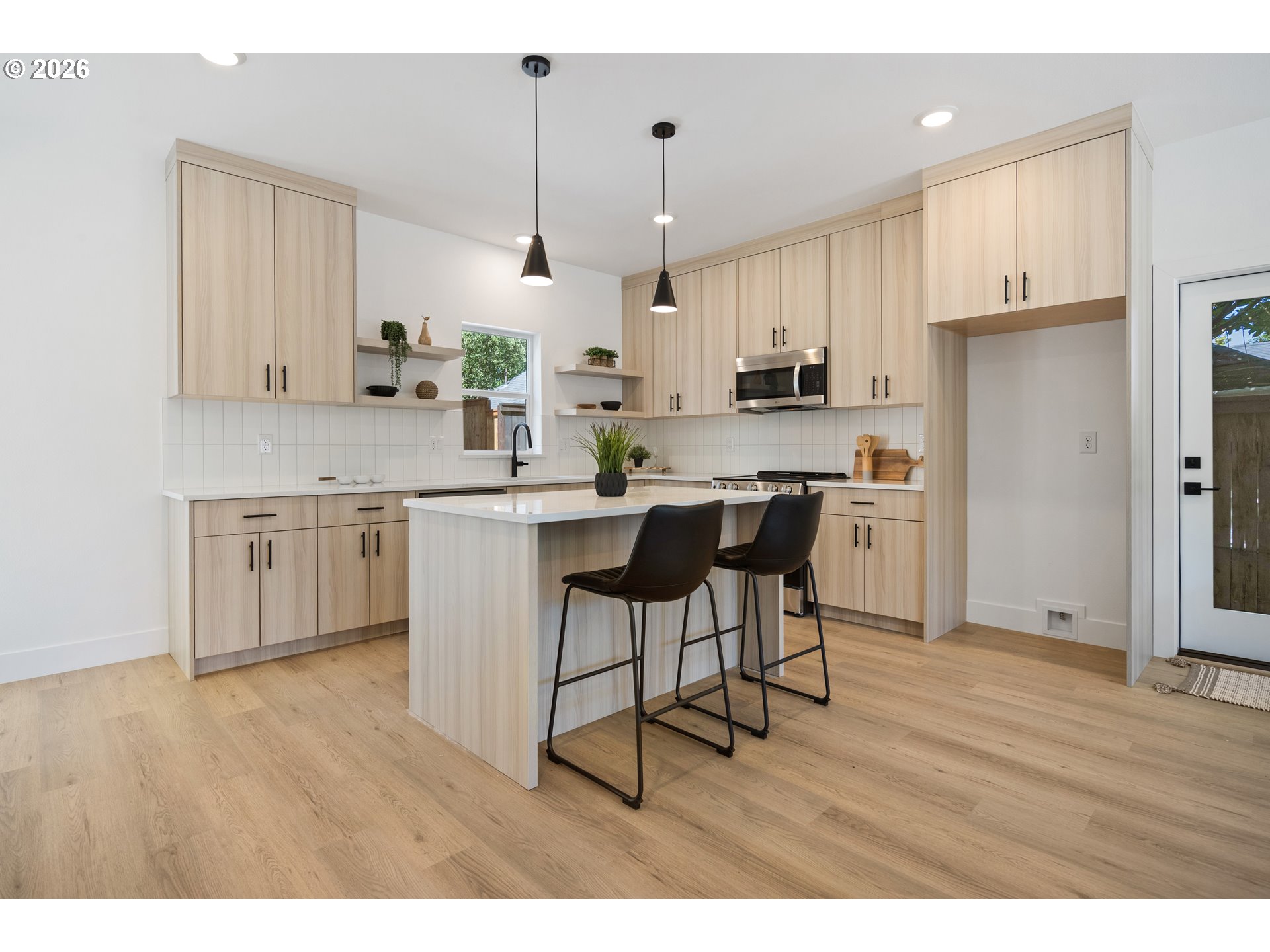 3827 SW POMONA ST, Portland, OR 97219, photo 5 of 20