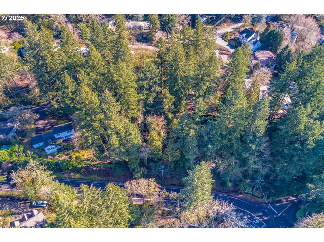 17035 WESTVIEW DR, Lake Oswego, OR 97034, photo 6 of 12