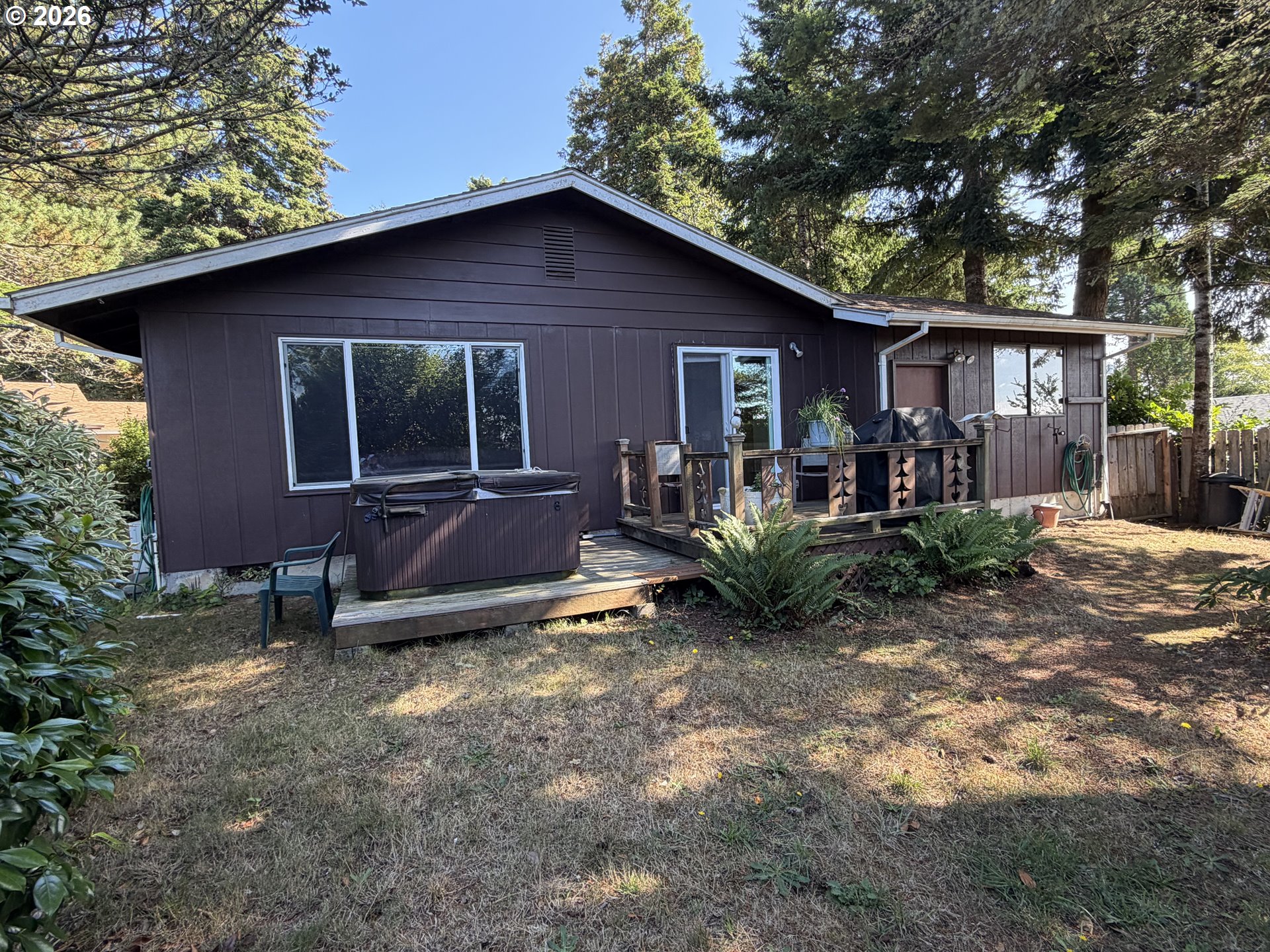600 QUEENS CT, Lakeside, OR 97449, photo 3 of 7