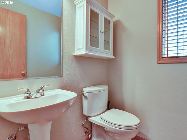 18364 SW SMOKETTE LN, Beaverton, OR 97003, photo 8 of 19