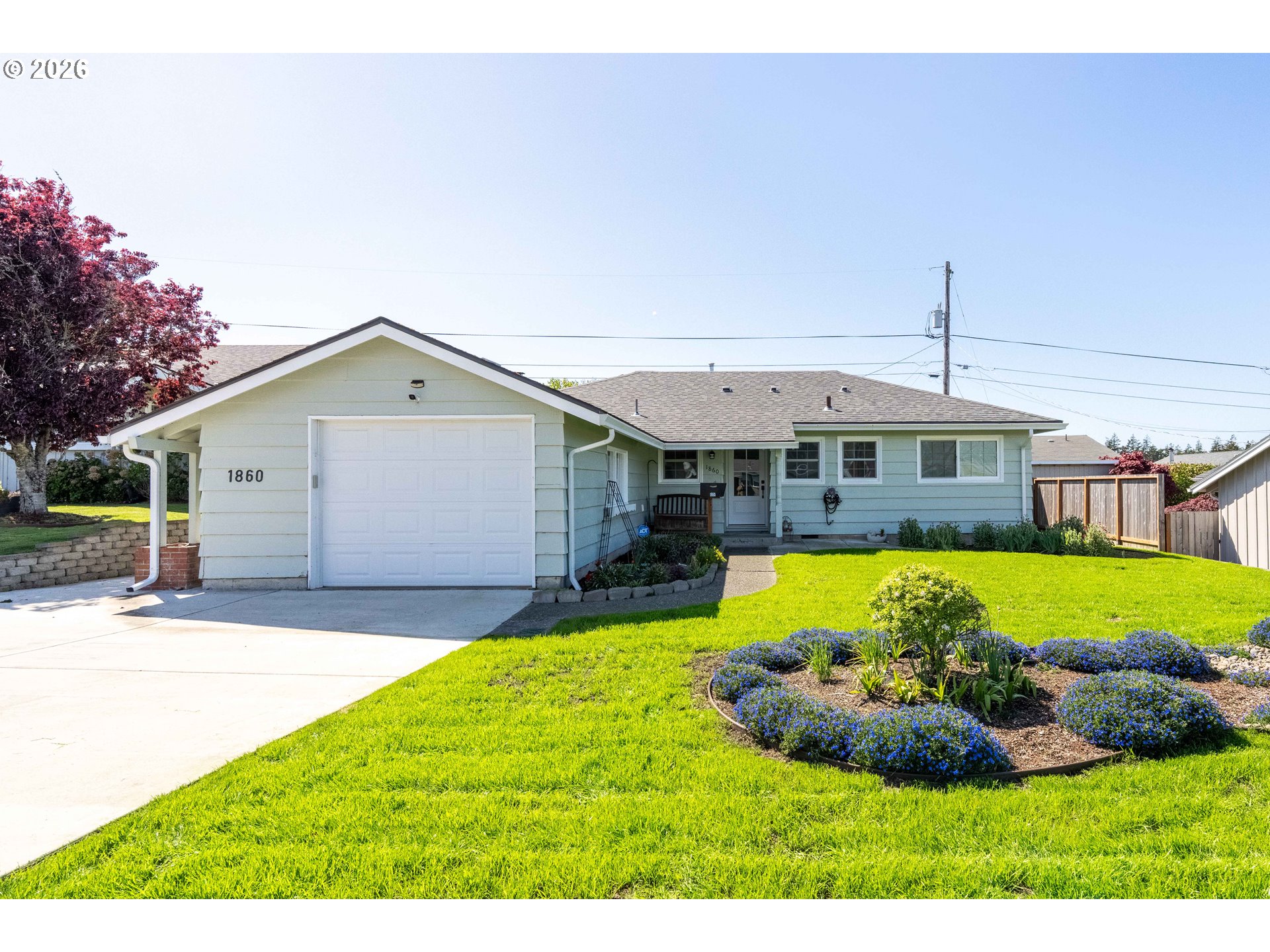 1860 GRANT ST, North Bend, OR 97459, photo 3 of 32
