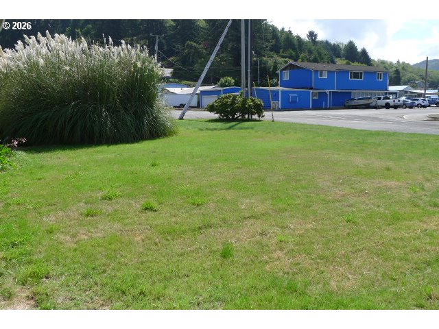 255 BEACH BLVD, Winchester Bay, OR 97467, photo 5 of 36