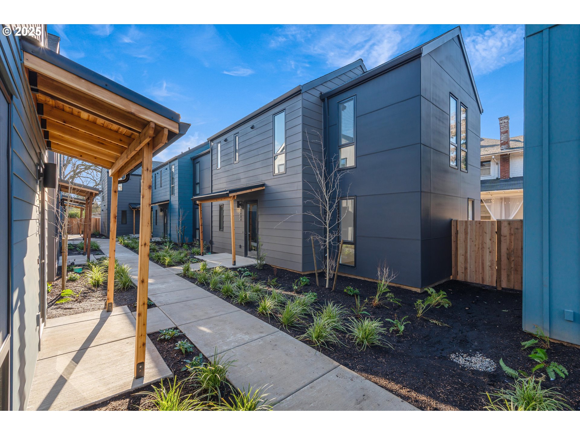 5484 SE Boise TER, Portland, OR 97206, photo 2 of 48