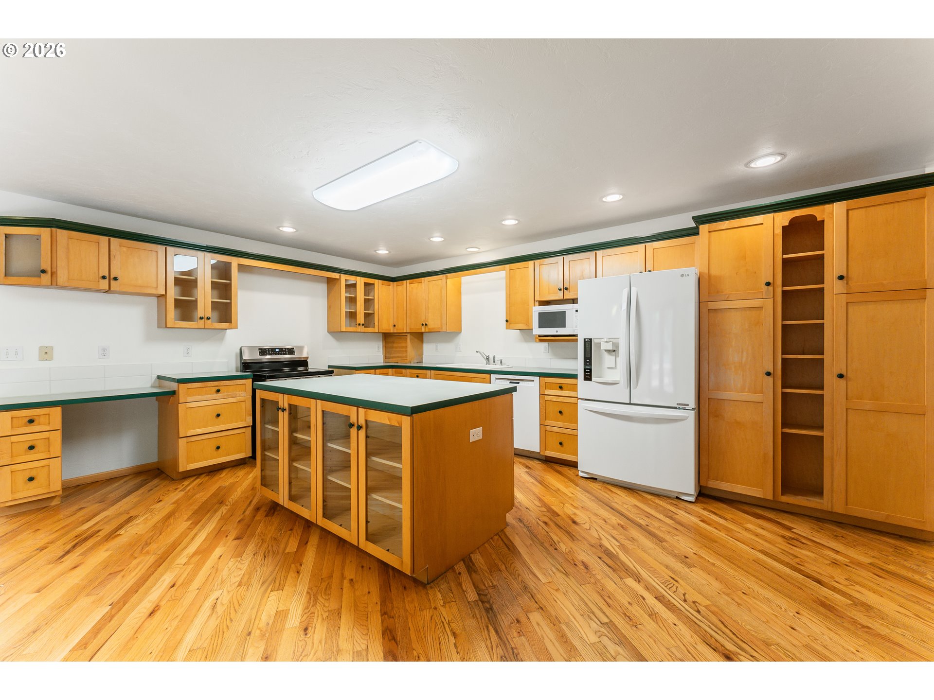 7210 NW Grandview DR, Corvallis, OR 97330, photo 8 of 44
