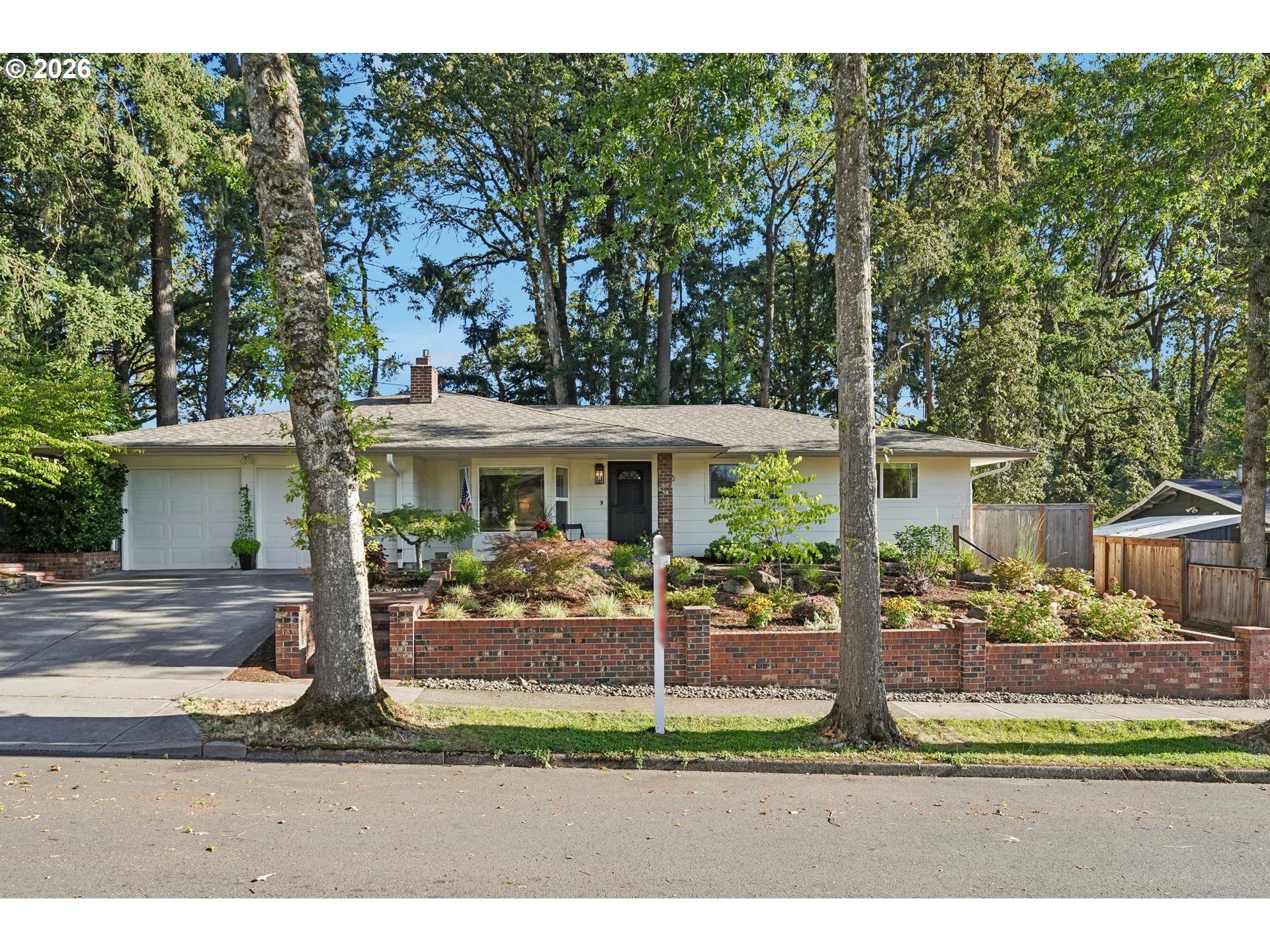 11255 SW TIMBERLINE DR, Beaverton, OR 97008, photo 3 of 34