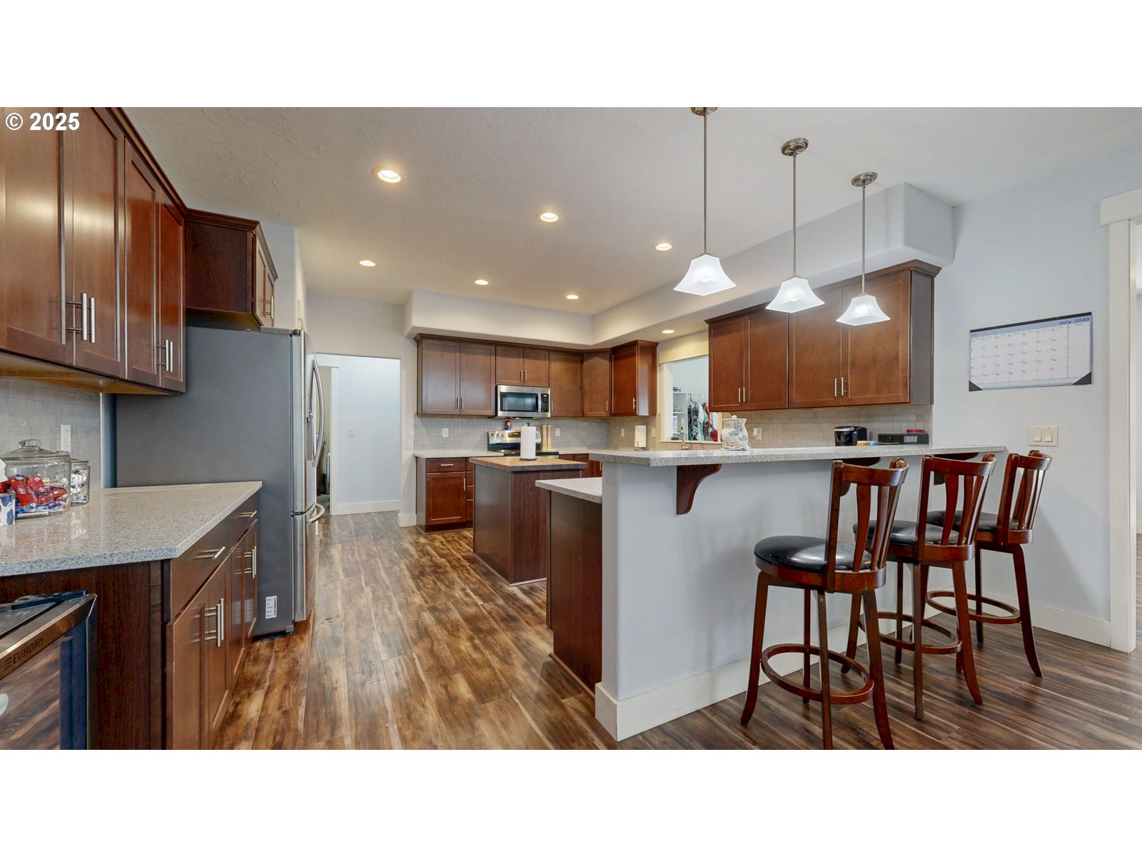 915 SW COYOTE DR, Hermiston, OR 97838, photo 5 of 29