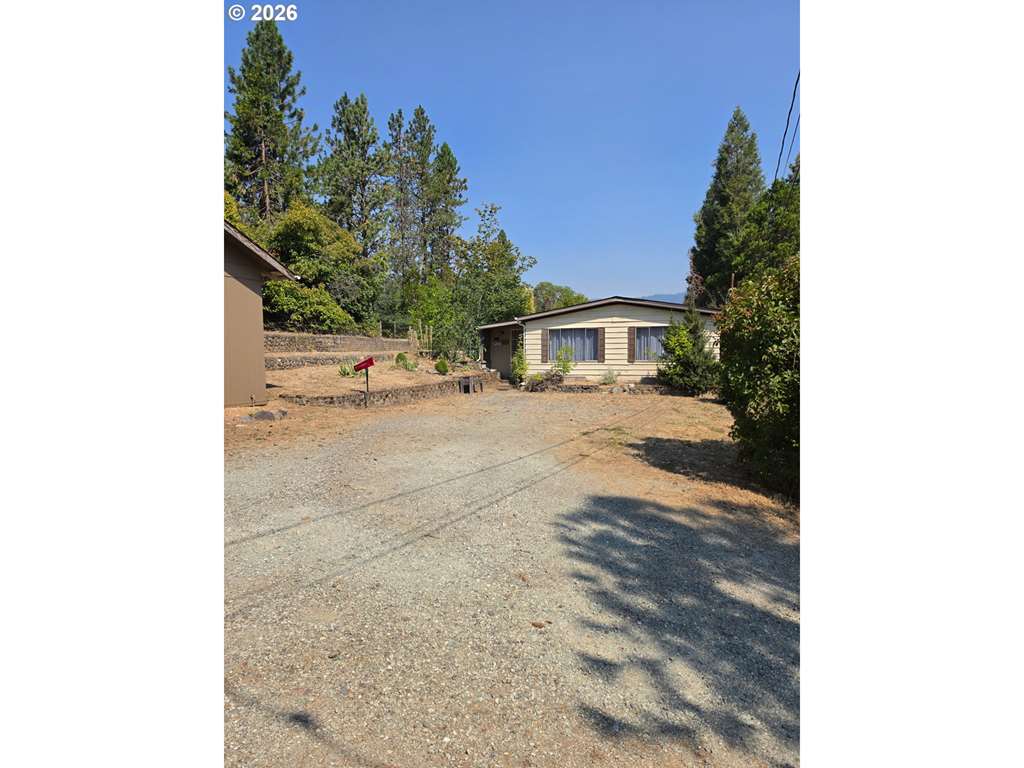 180 Reed Ln
