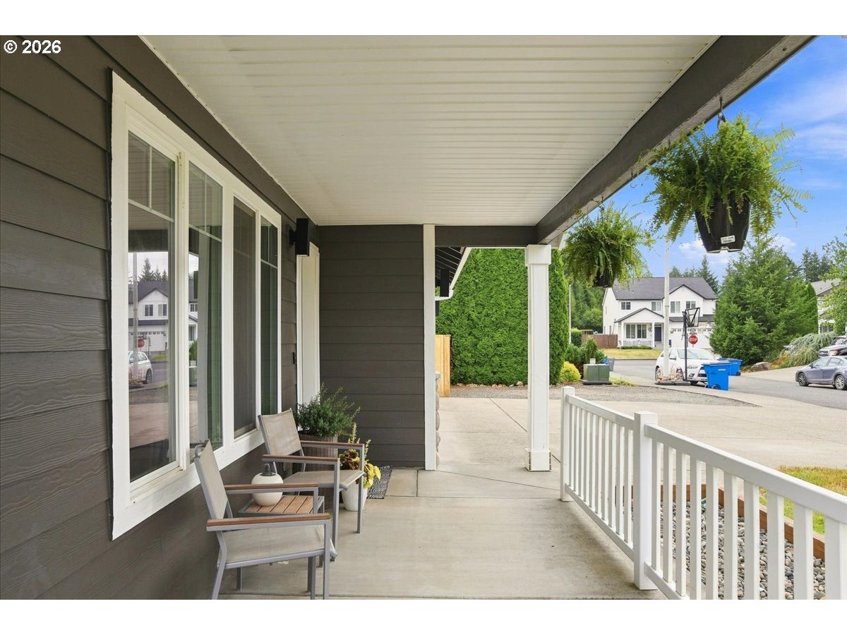 411 S MAPLE AVE, Yacolt, WA 98675, photo 4 of 43