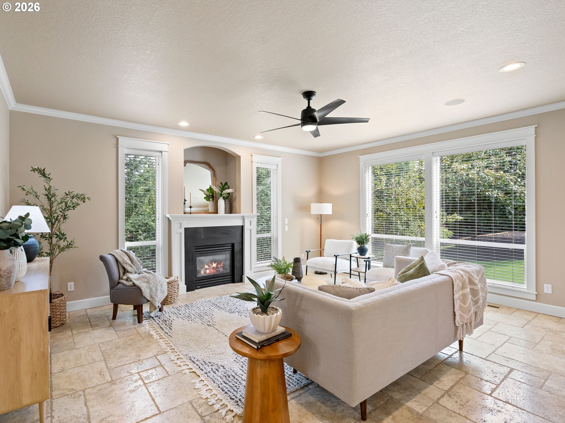 4556 SW TAYLORS FERRY RD, Portland, OR 97219, photo 6 of 47