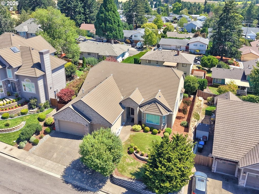 2896 Mapleleaf Ct NW