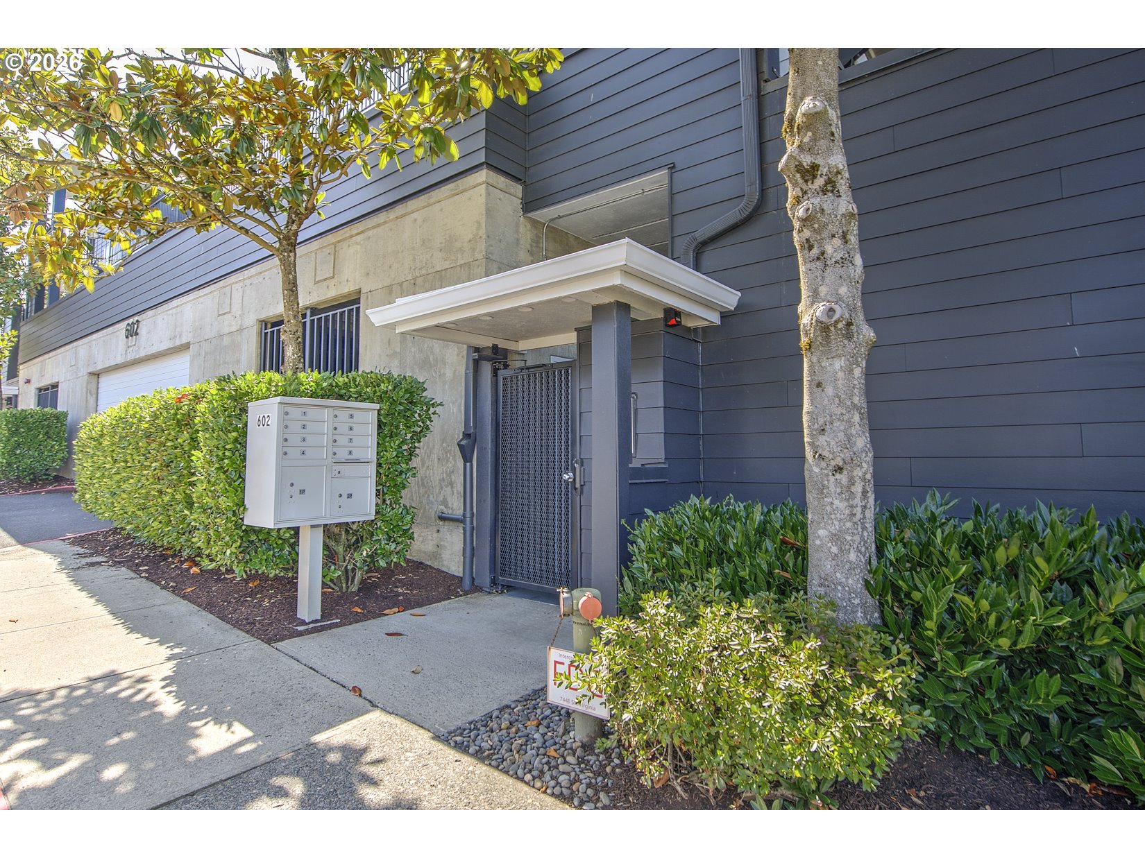 602 S NEVADA ST D, Portland, OR 97219, photo 3 of 46