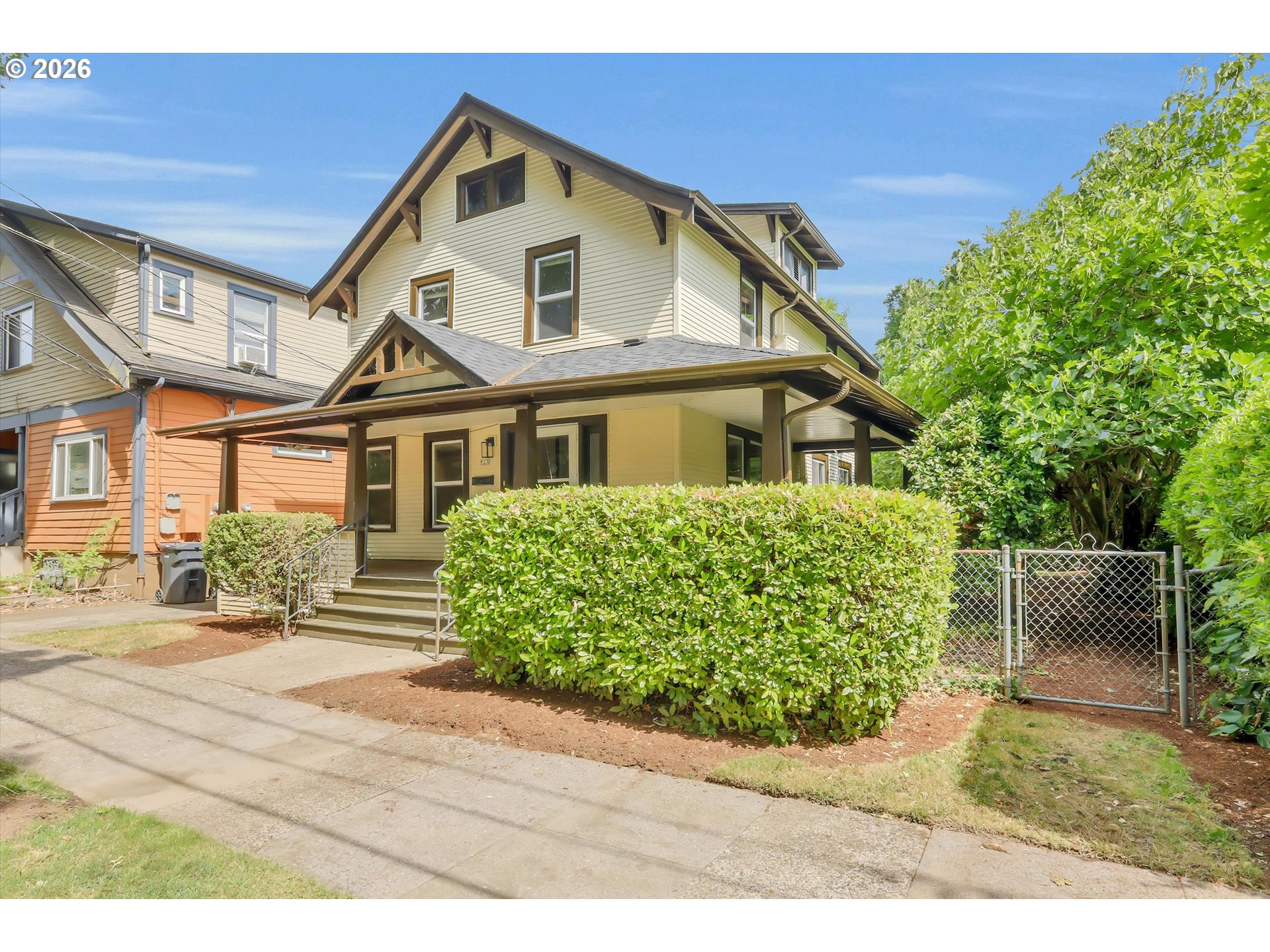 921 SE MALL ST, Portland, OR 97202, photo 3 of 45