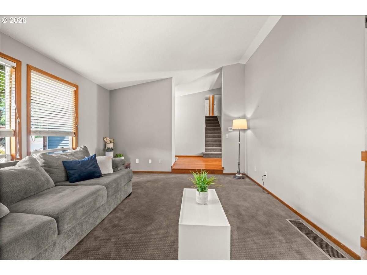 542 NE 14TH AVE, Hillsboro, OR 97124, photo 6 of 42