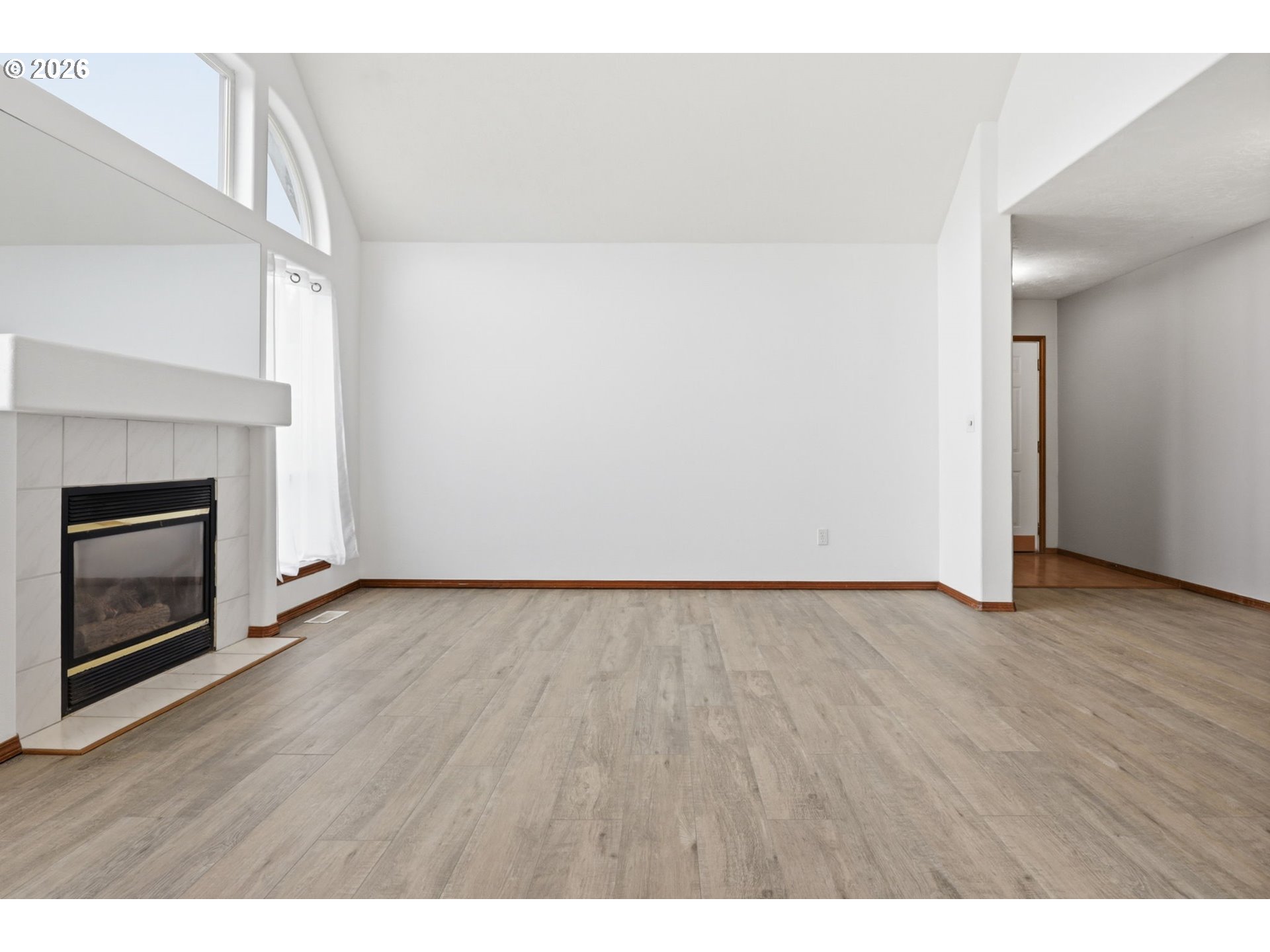 945 NE Lija LOOP, Portland, OR 97211, photo 7 of 41