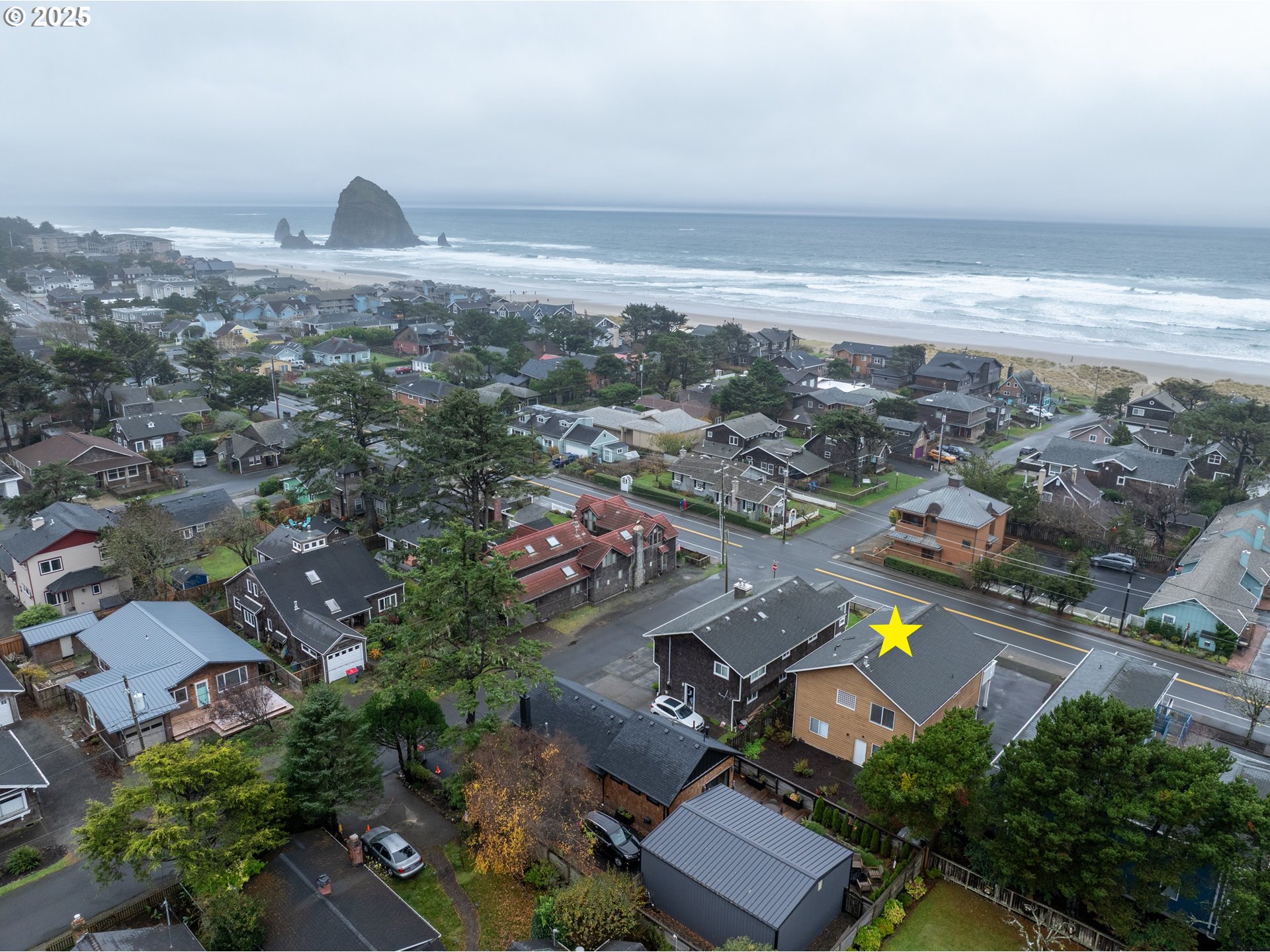 663 S HEMLOCK ST, Cannon Beach, OR 97110, photo 5 of 29