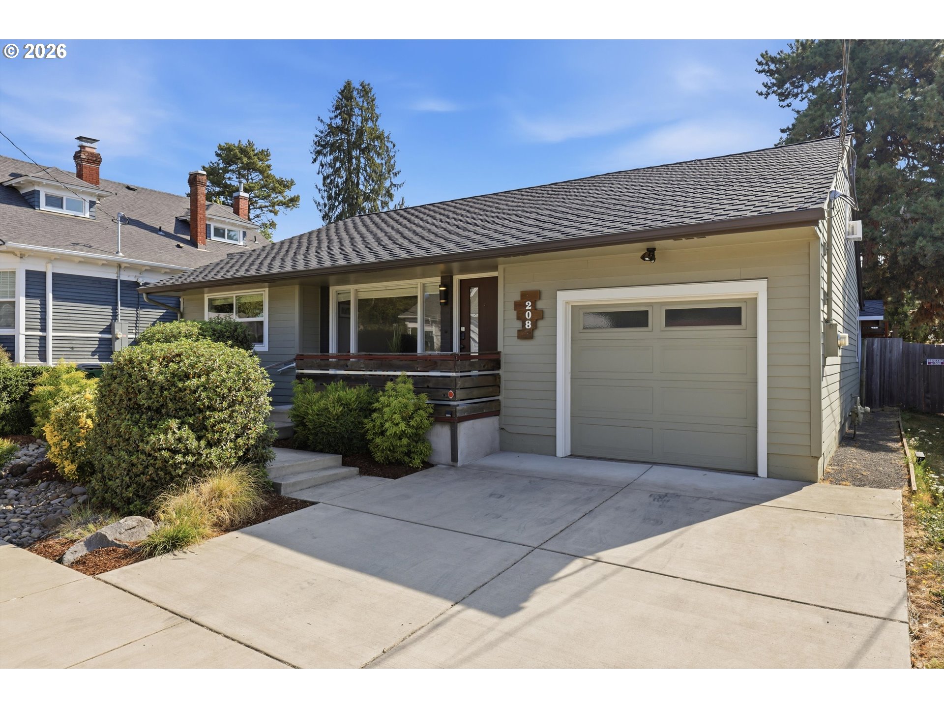 208 N COLLEGE ST, Newberg, OR 97132, photo 2 of 39