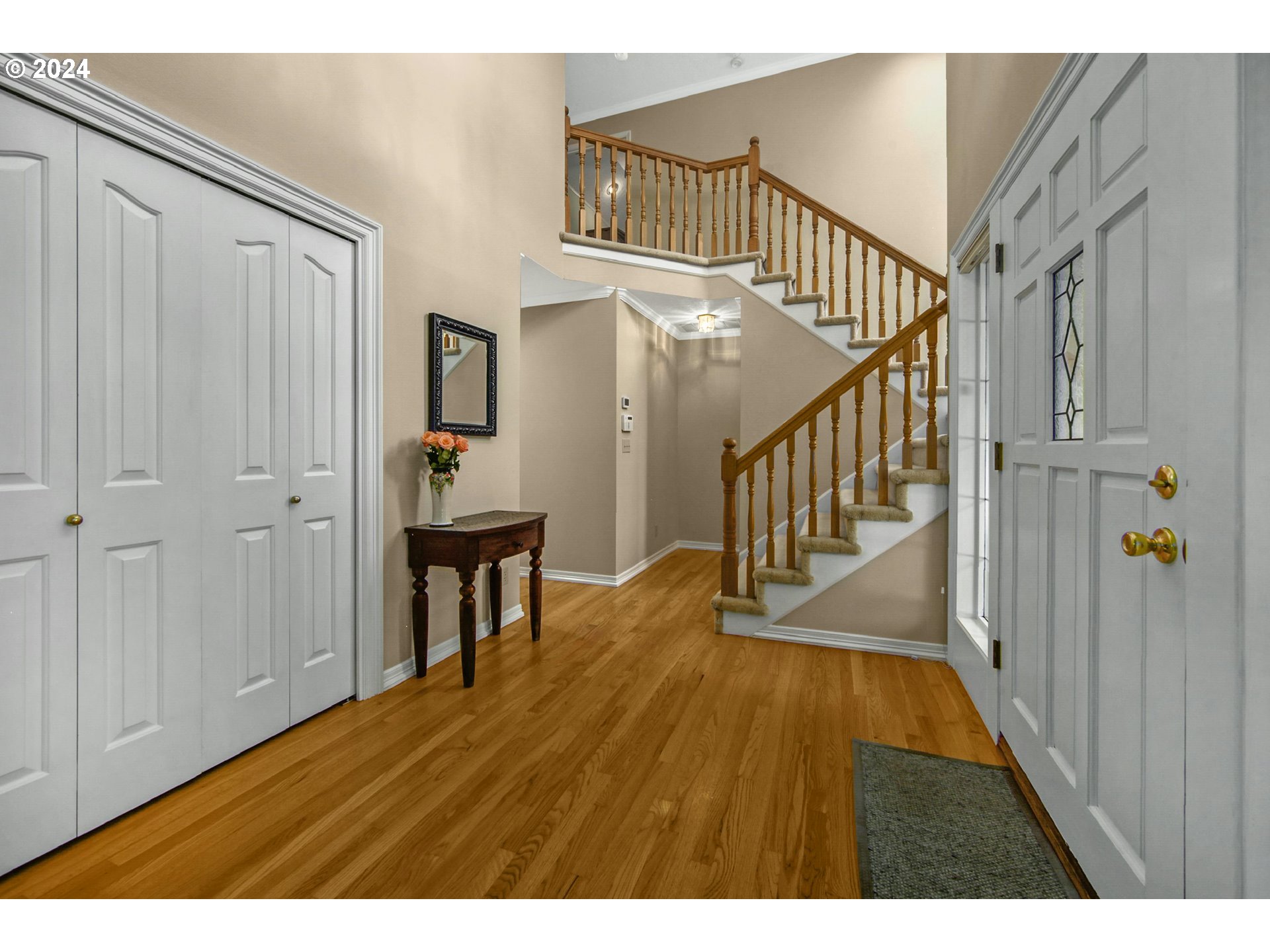 6044 SW KNIGHTSBRIDGE DR, Portland, OR 97219, photo 3 of 36