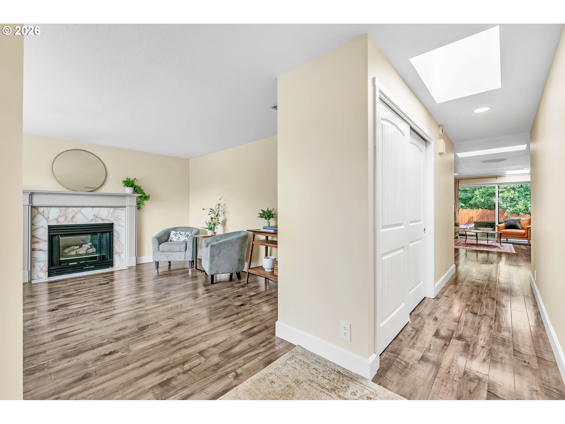 1121 LORELLA AVE, Eugene, OR 97401, photo 4 of 48