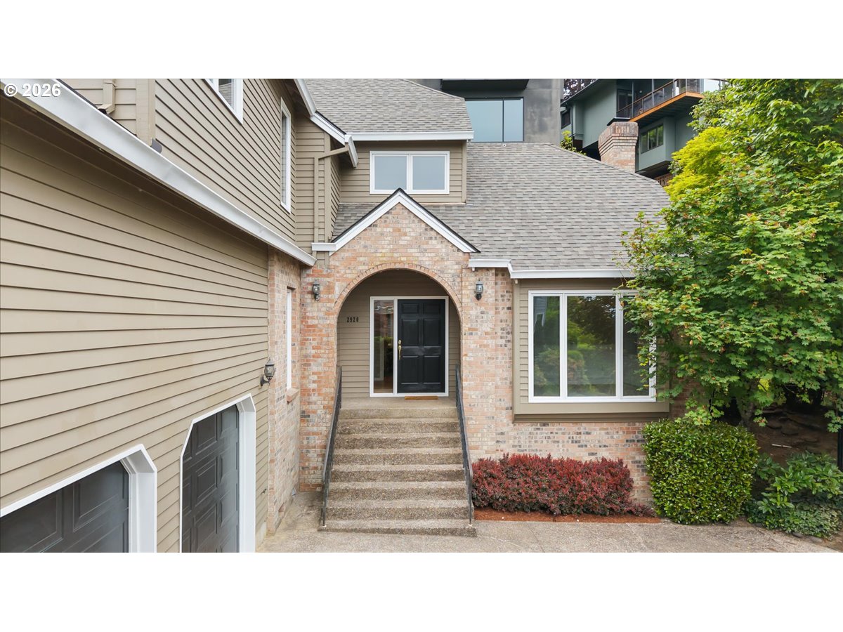 2920 NW SHENANDOAH TER, Portland, OR 97210, photo 2 of 42