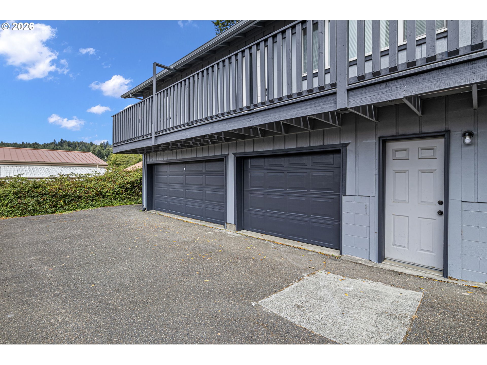 1063 S 4TH ST, Coos Bay, OR 97420, photo 4 of 19