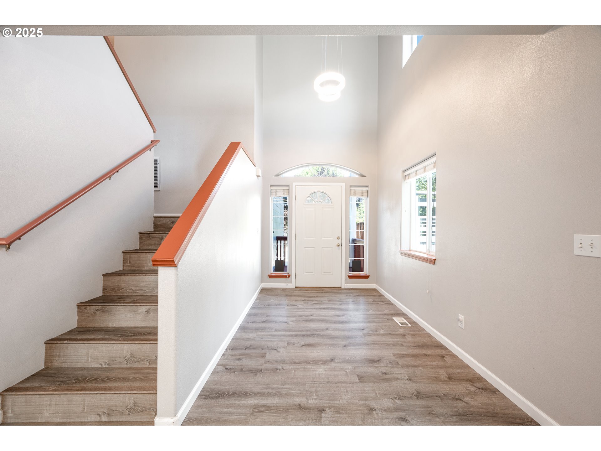 9132 SE CLINTON ST, Portland, OR 97266, photo 4 of 36