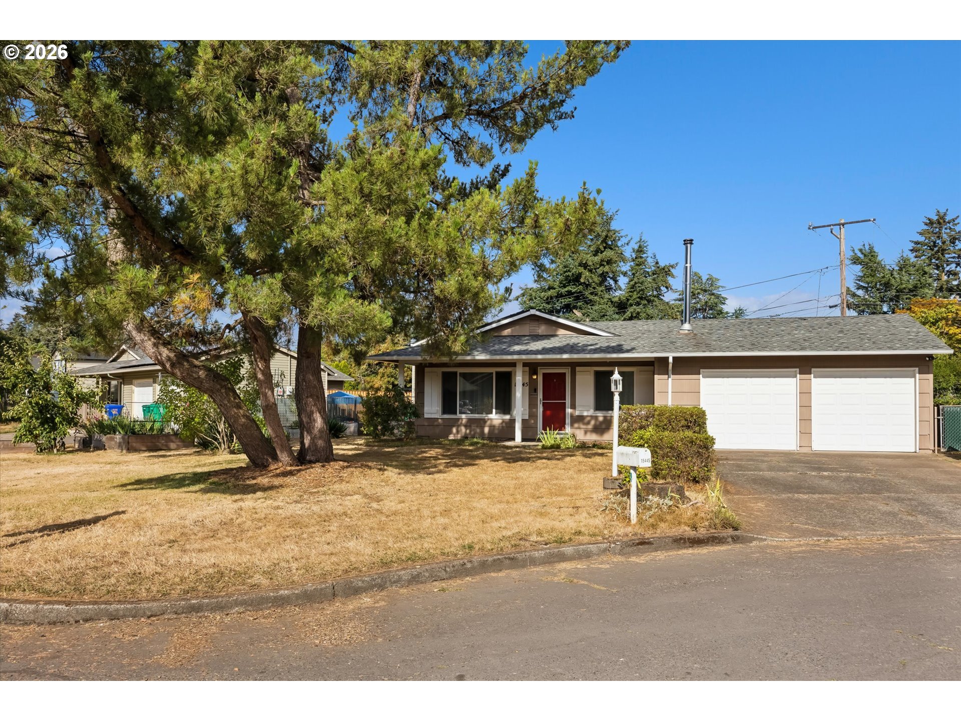 15445 SE STEPHENS CT, Portland, OR 97233, photo 2 of 42