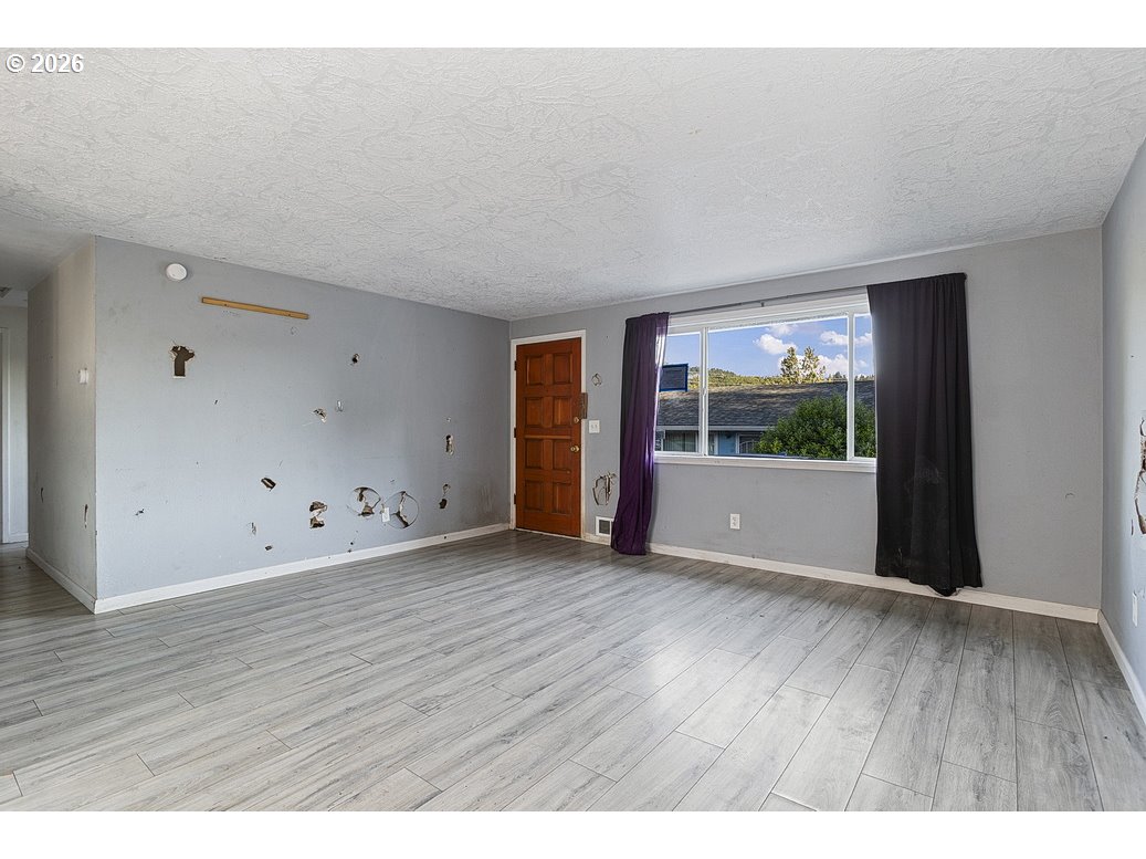 6910 SE 92ND AVE, Portland, OR 97266, photo 6 of 30