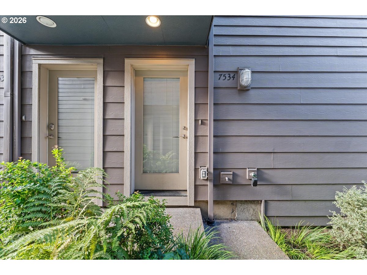 7534 N BURLINGTON AVE, Portland, OR 97203, photo 4 of 48