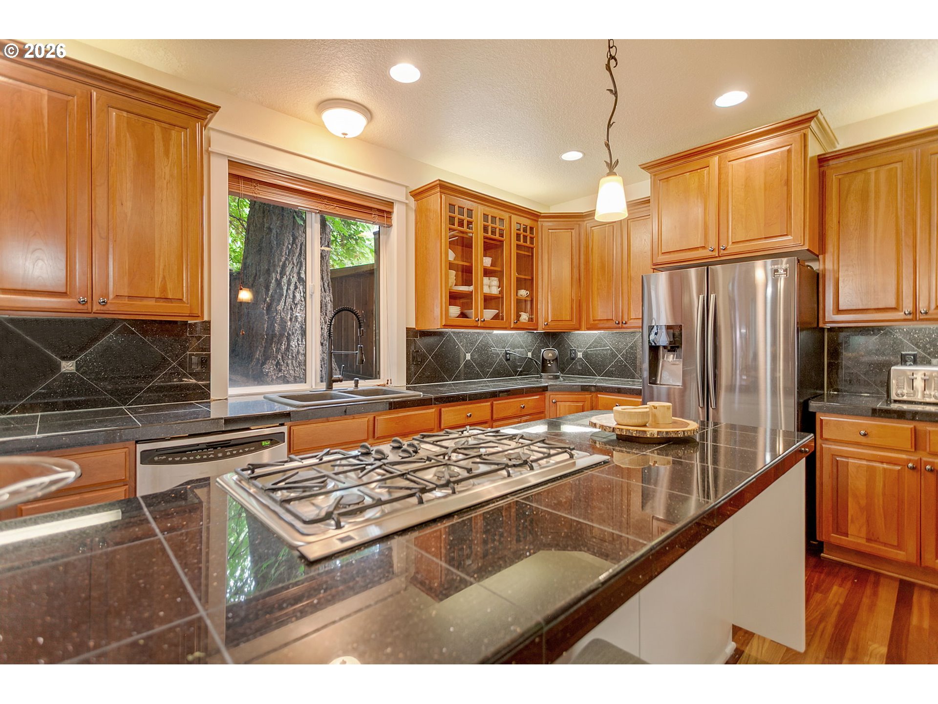 2613 BEACON HILL DR, West Linn, OR 97068, photo 8 of 48