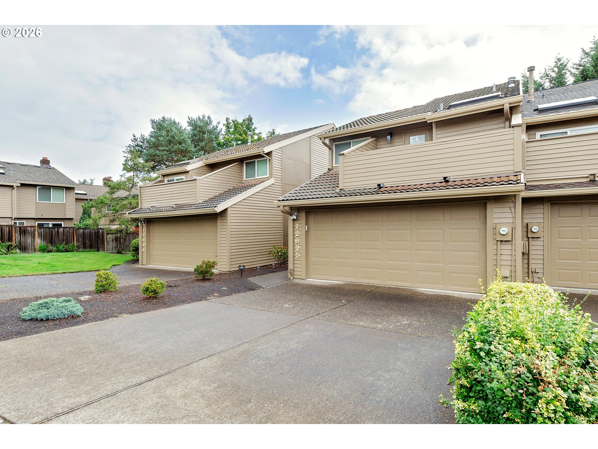 12625 SW BARBERRY DR, Beaverton, OR 97008, photo 2 of 37