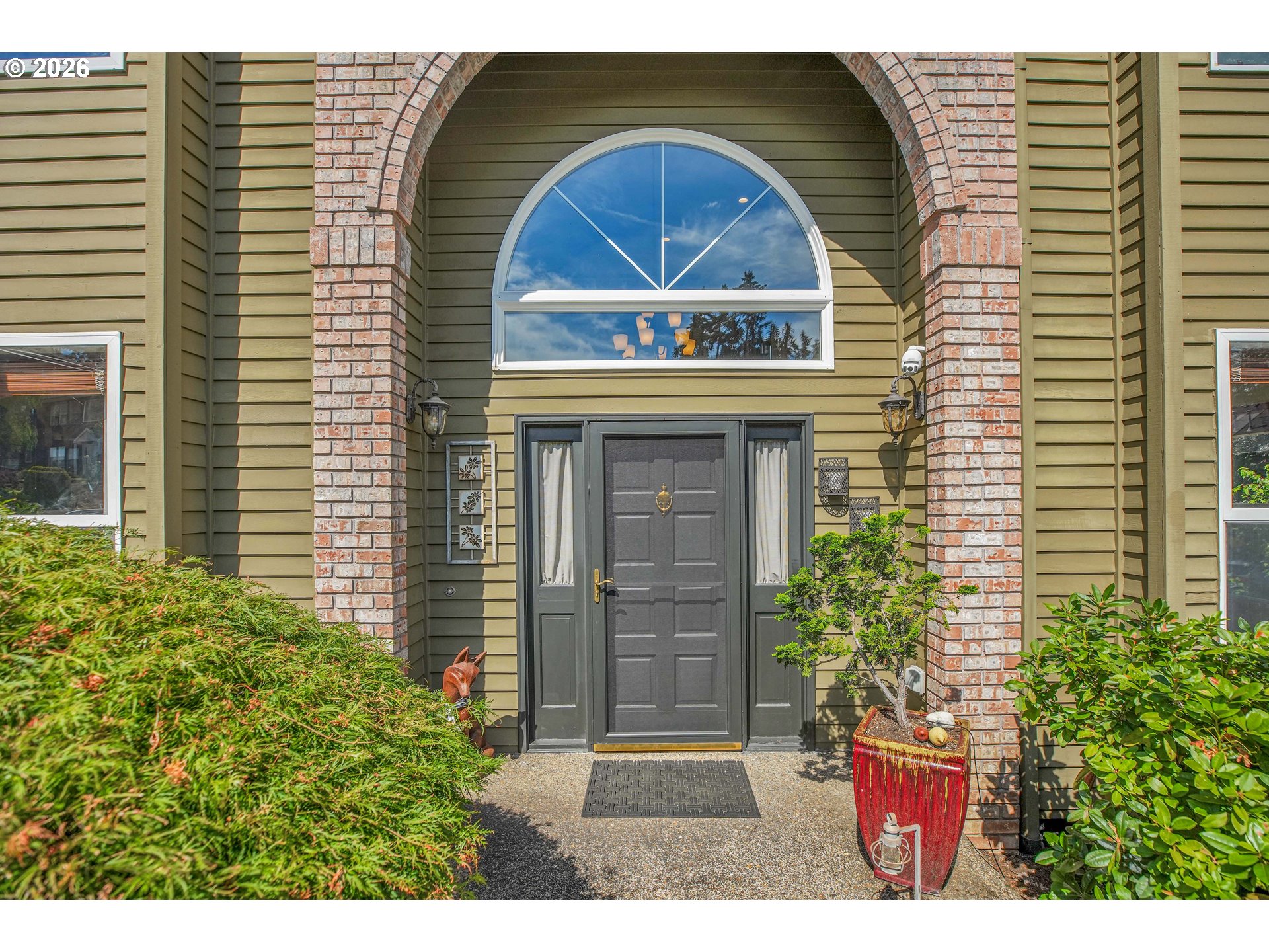 21280 SERANGO DR, West Linn, OR 97068, photo 2 of 47