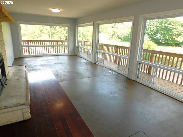 875 PARK DR, Vernonia, OR 97064, photo 7 of 48