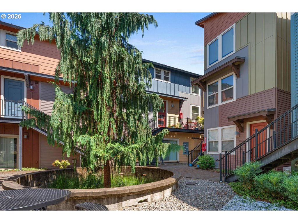 4319 SE Division St Unit B