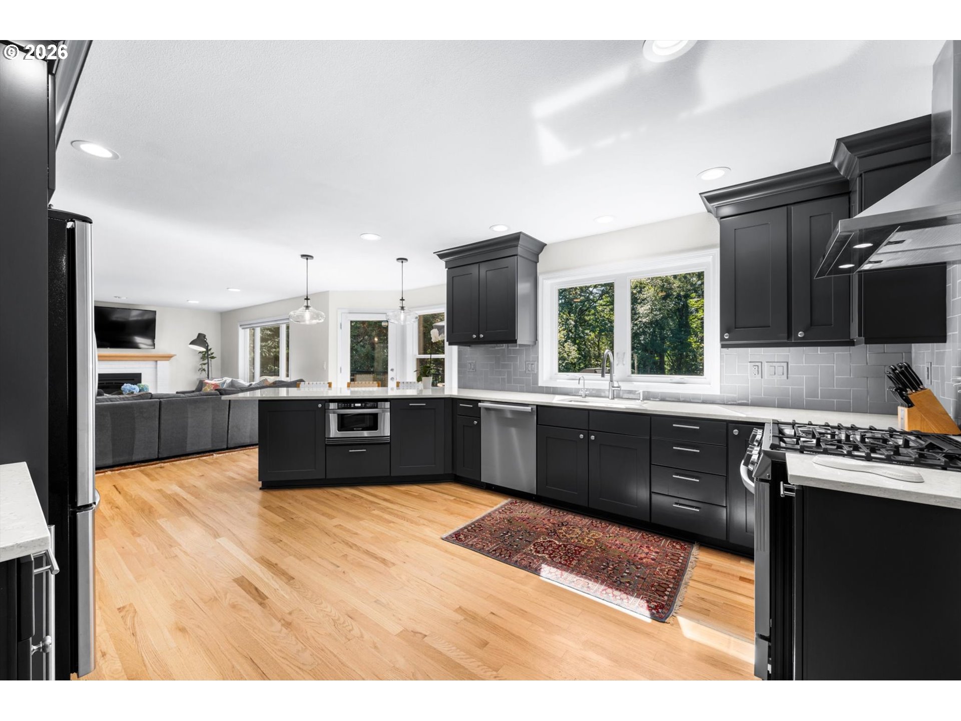 2726 SW 28TH DR, Portland, OR 97219, photo 6 of 32