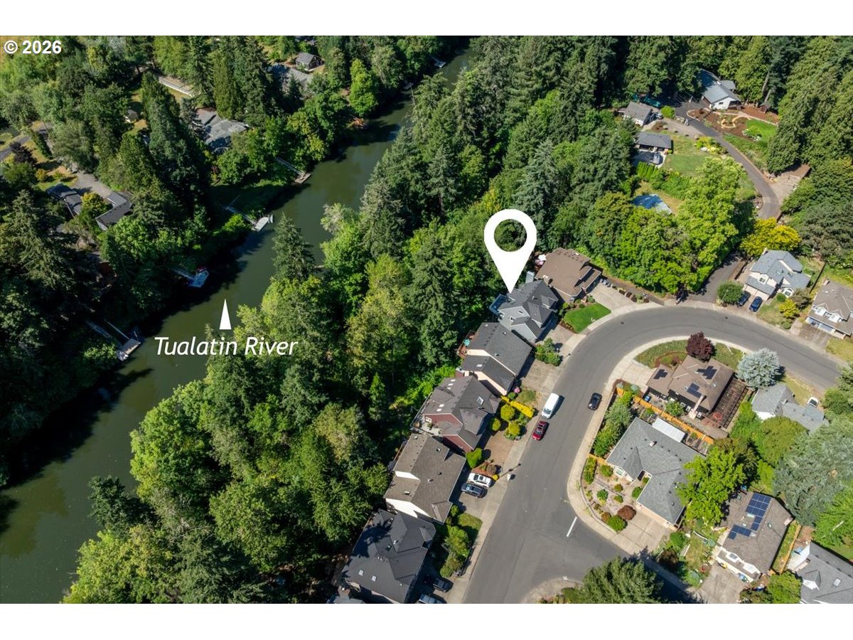 10714 SW TUALATIN DR, Portland, OR 97224, photo 2 of 32
