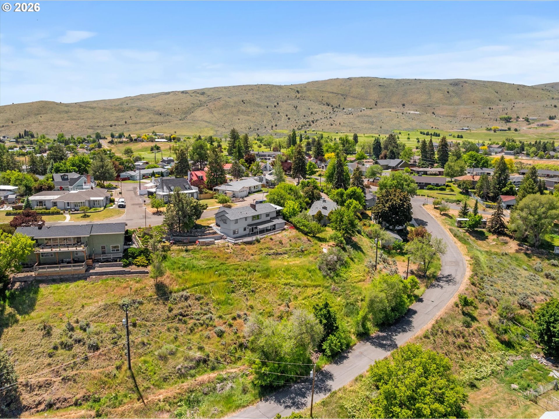 300 HILLCREST DR, Baker City, OR 97814, photo 6 of 48