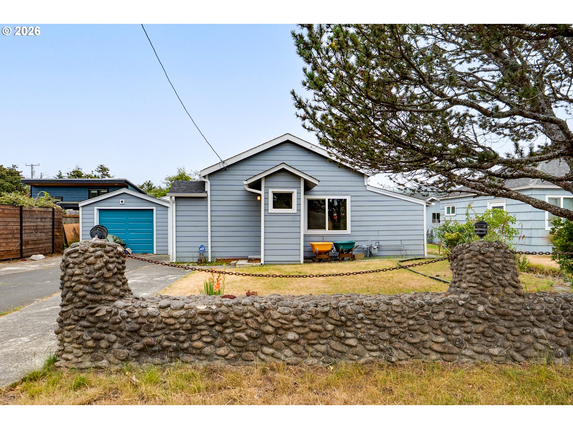 425 S LINCOLN ST, Seaside, OR 97138, photo 2 of 29