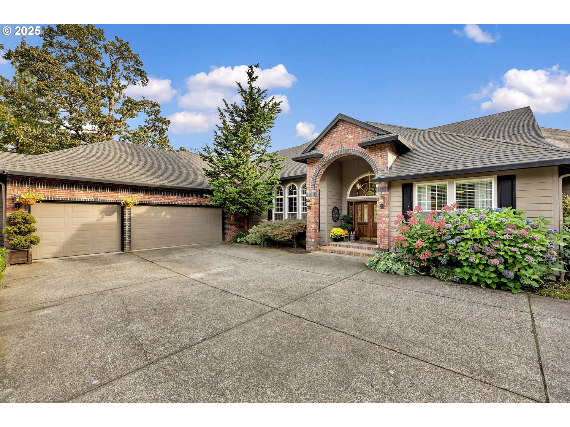 3901 NW 150TH CIR, Vancouver, WA 98685, photo 2 of 48