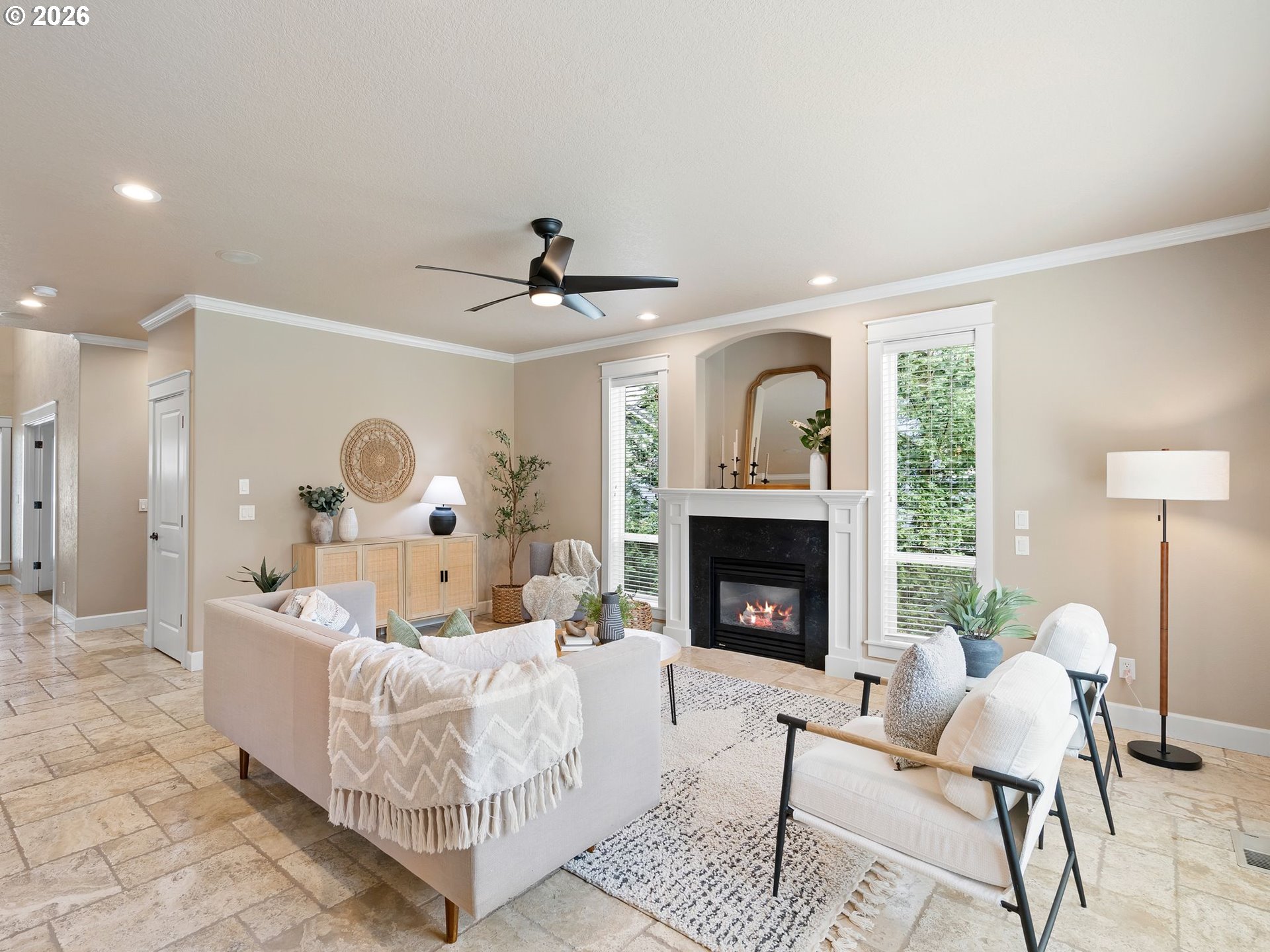 4556 SW TAYLORS FERRY RD, Portland, OR 97219, photo 5 of 47