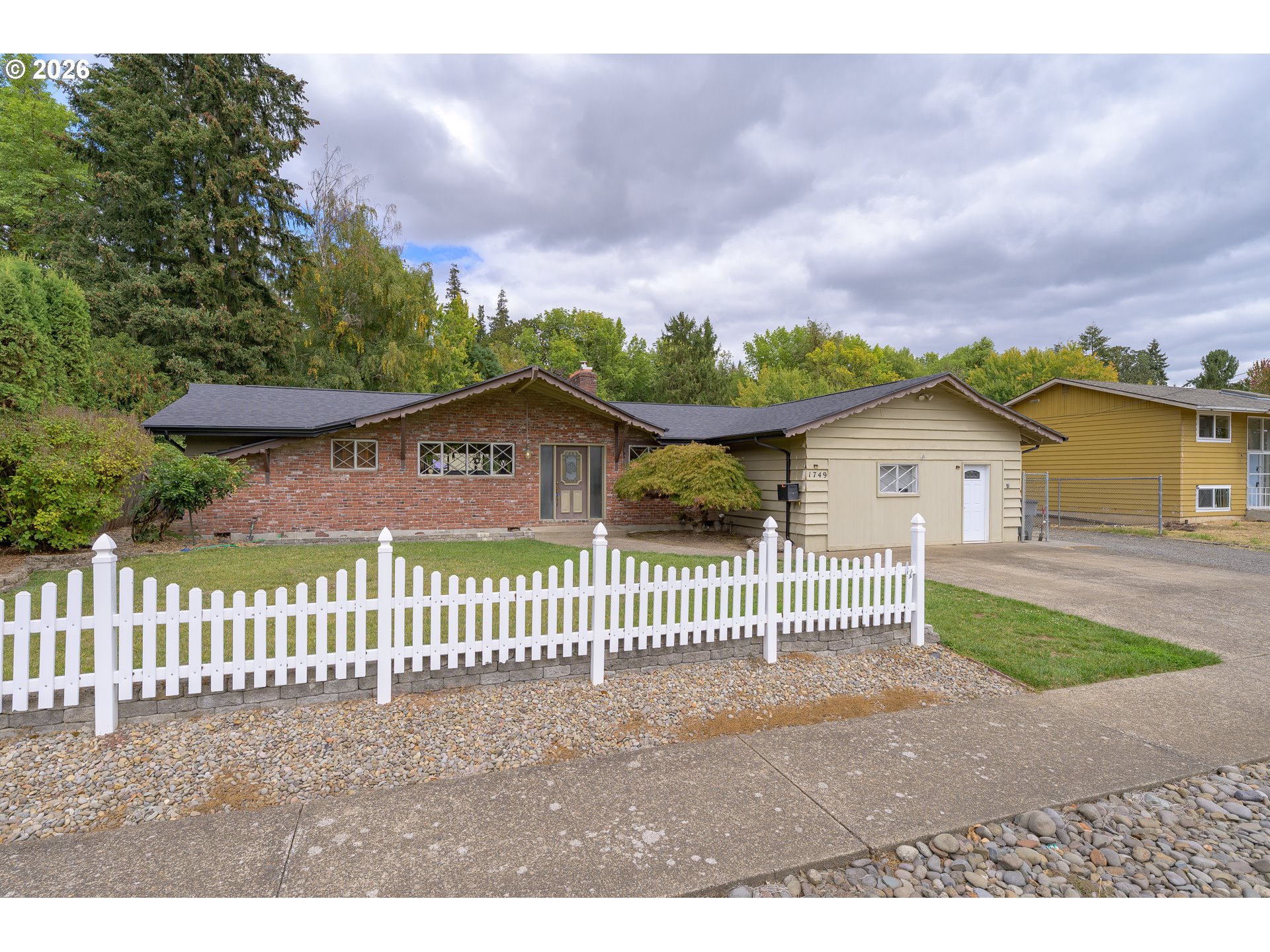 1749 NE ORCHARD AVE, McMinnville, OR 97128, photo 5 of 41